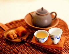 武夷山红茶文化的延伸发展-以茶代酒